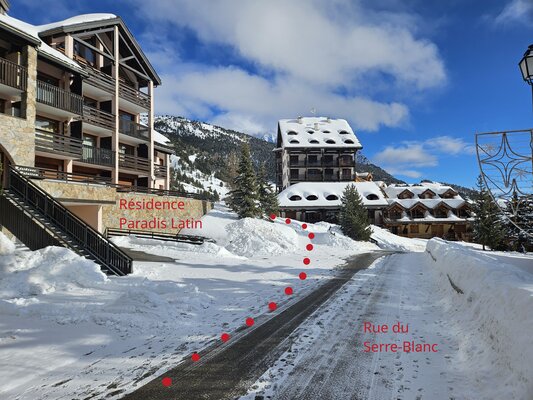 Départ à ski depuis rue du Serre Blanc