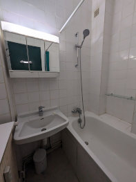 Salle de bains du bas